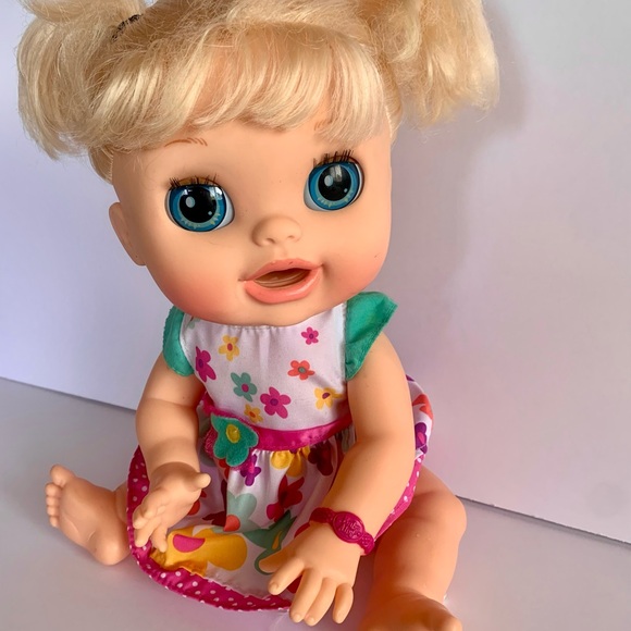 COPY - Baby alive real surprises doll blonde bilingual interactive 15” doll - Picture 3 of 5